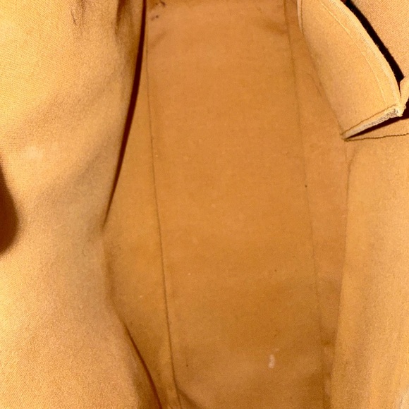 Louis Vuitton Turene Epi Leather Shoulder Bag in Cannelle. - Picture 10 of 16